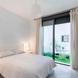 https://svl-apartamento-con-terraza-en-el-centro-histrico.es-andalucia.com